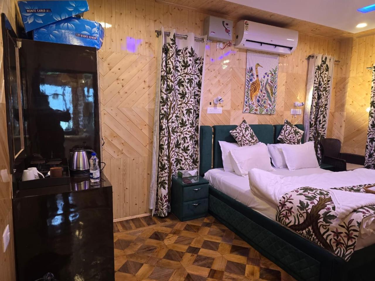 Cliff Cottage Pahalgam, Kashmir Batakut Exterior photo